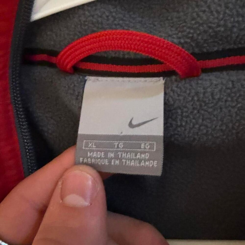Nike Men's Red Jacket - Picture 6 of 6